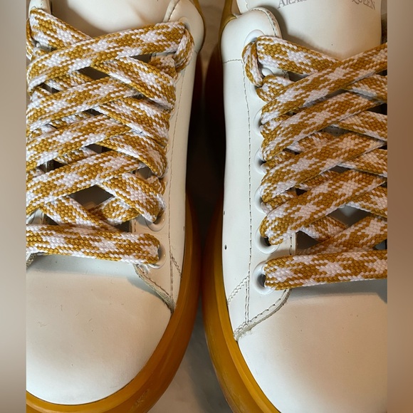 Alexander McQueen sneakers size 37.5 white and yellow gold. - Picture 5 of 7